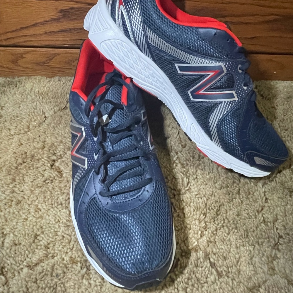 New Balance Men’s SIZE 14